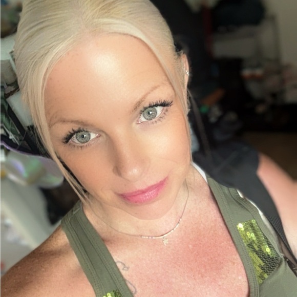 Meet your Posher, Tiffiny - Picture 4 of 8